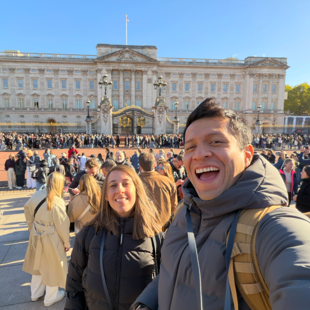 Piramide del museo del Louvre