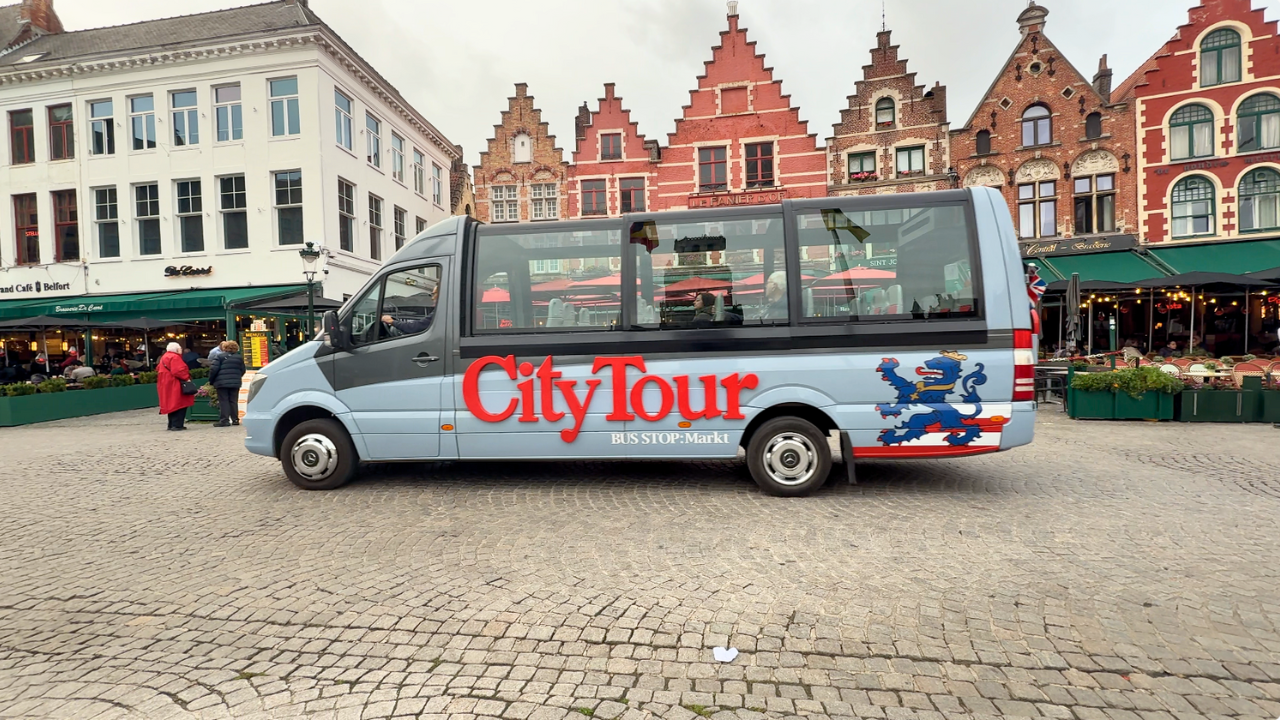 Tour en Minibús Brujas