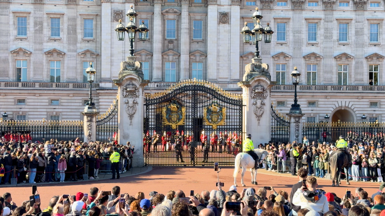 Cambio de guardia en Londres.