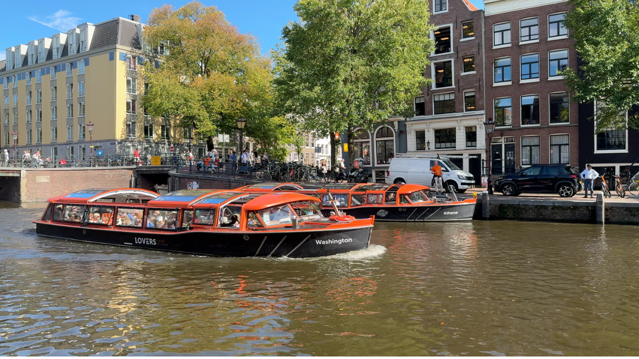 Paseo por los canales de Ámsterdam en Barco.
